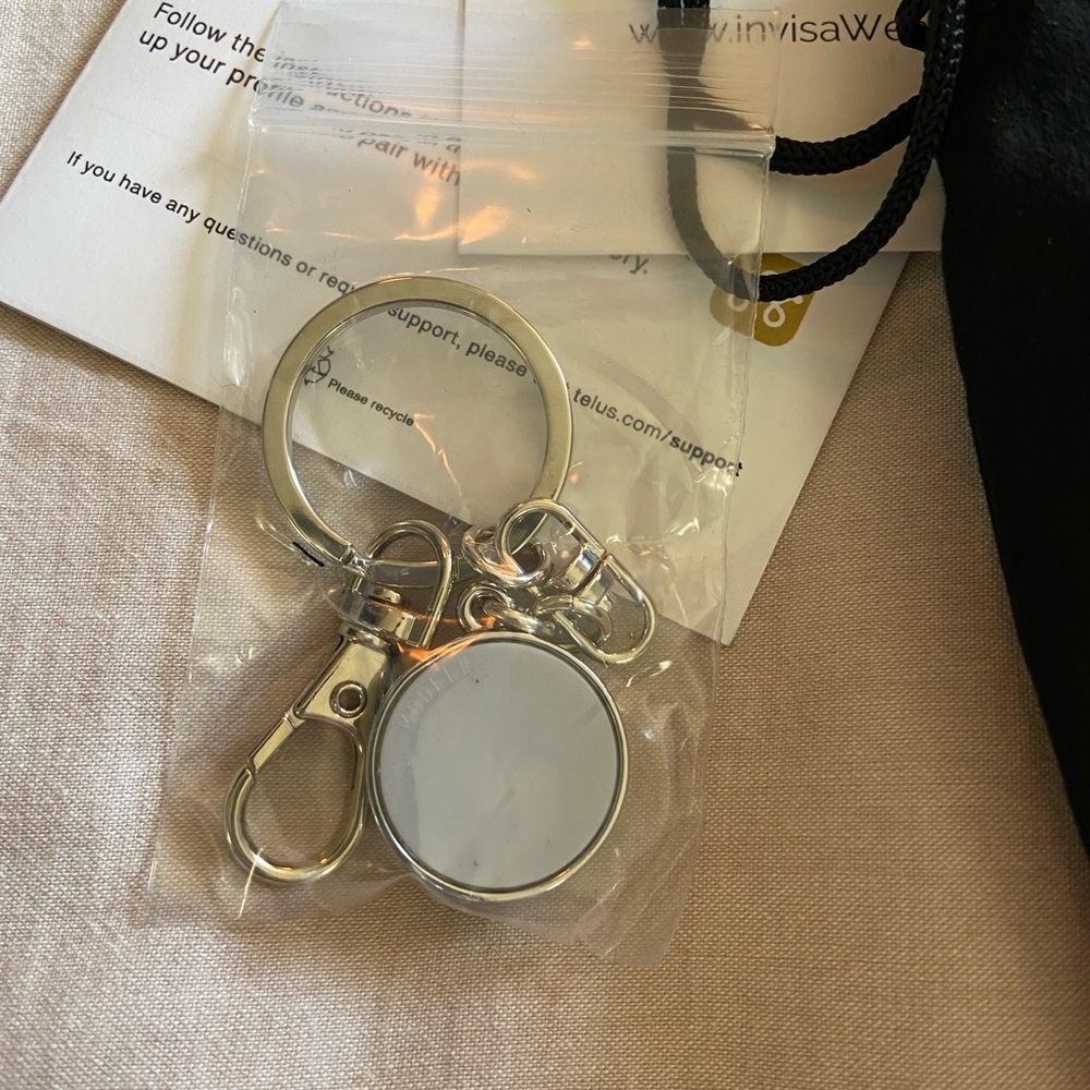 NIB Telus Invisaware Safety Keychain - Picture 3 of 12